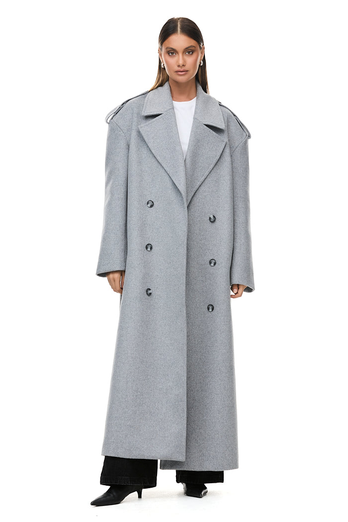 THE TOKYO LIGHT GREY COAT | MODEL
