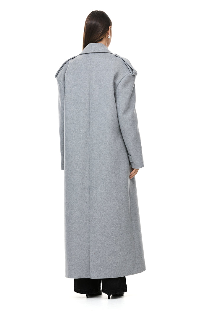 THE TOKYO LIGHT GREY COAT | MODEL