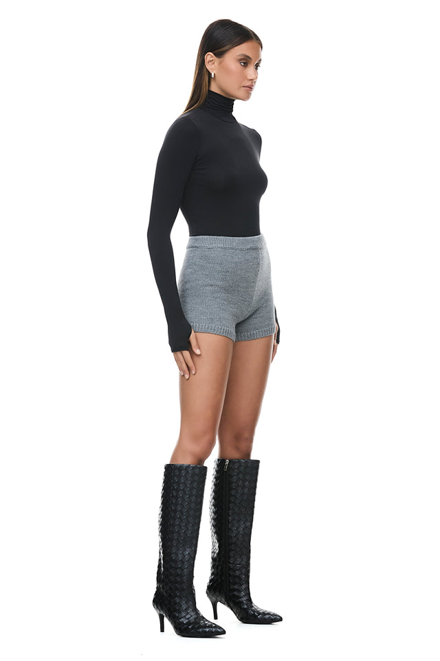 THE TULSA BLACK TURTLENECK TOP 
