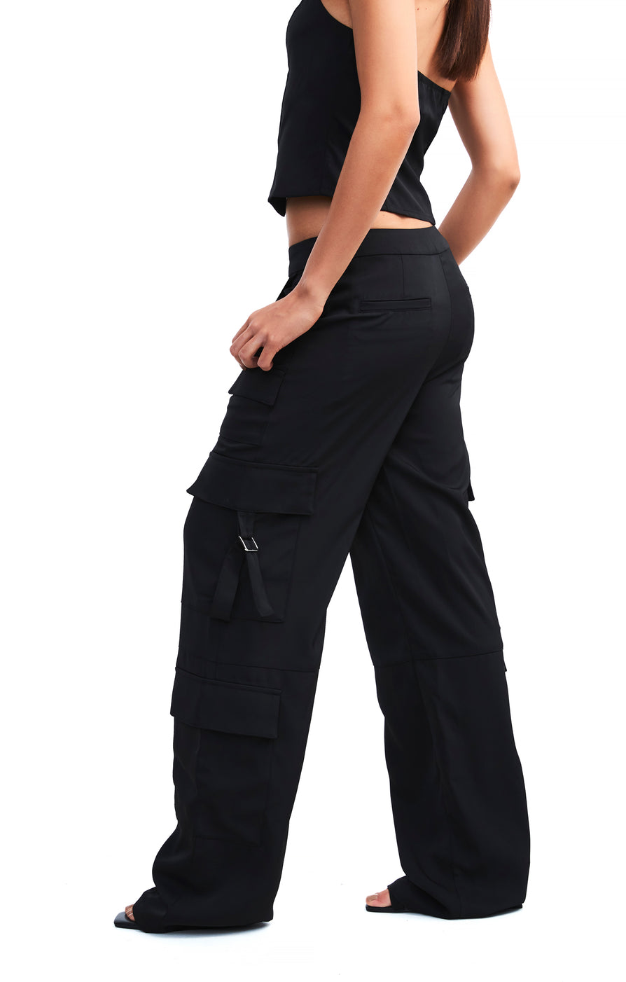 THE CAMILLE PANT | model