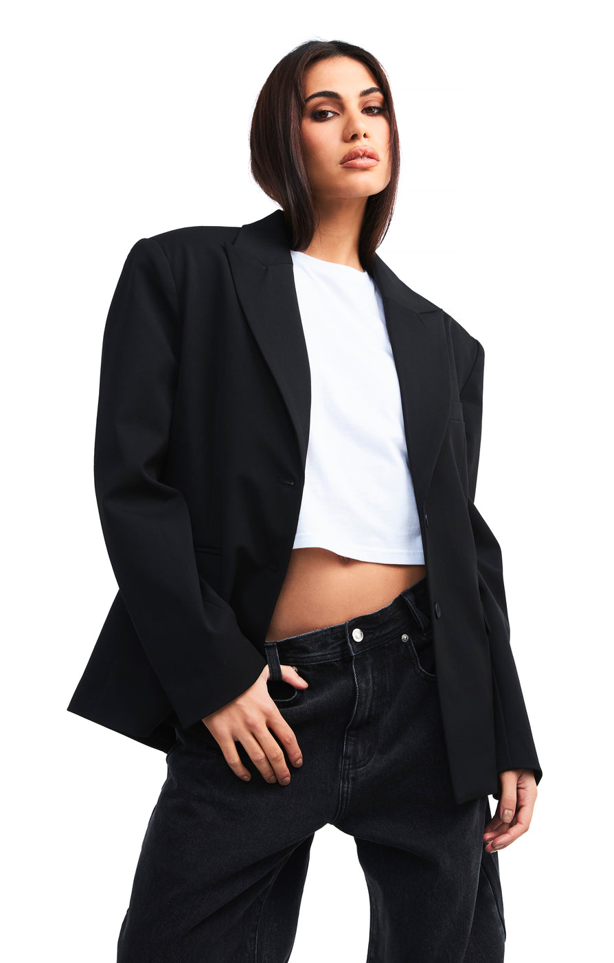 THE ISLA BLAZER BLACK | model