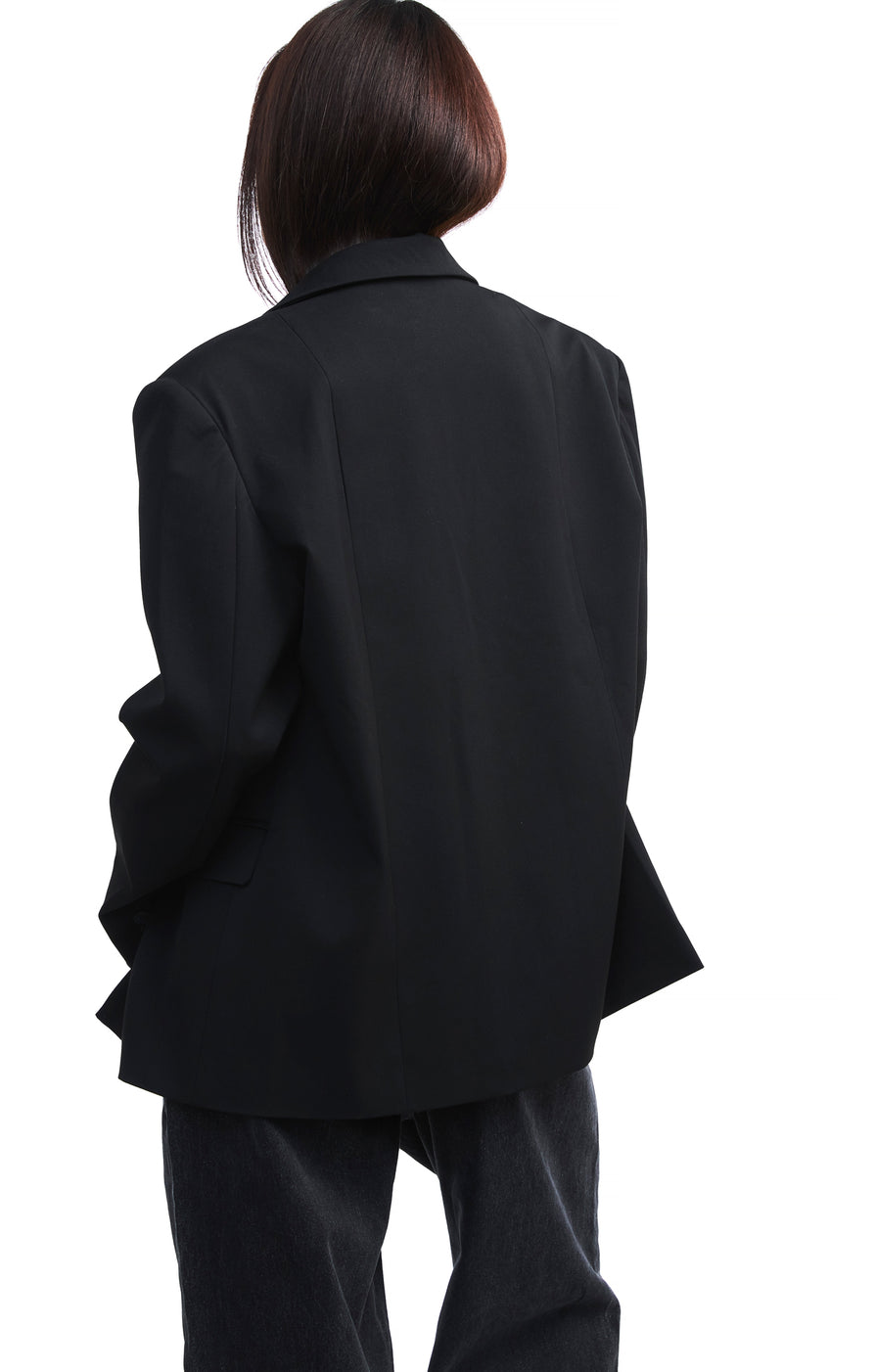 THE ISLA BLAZER BLACK | model