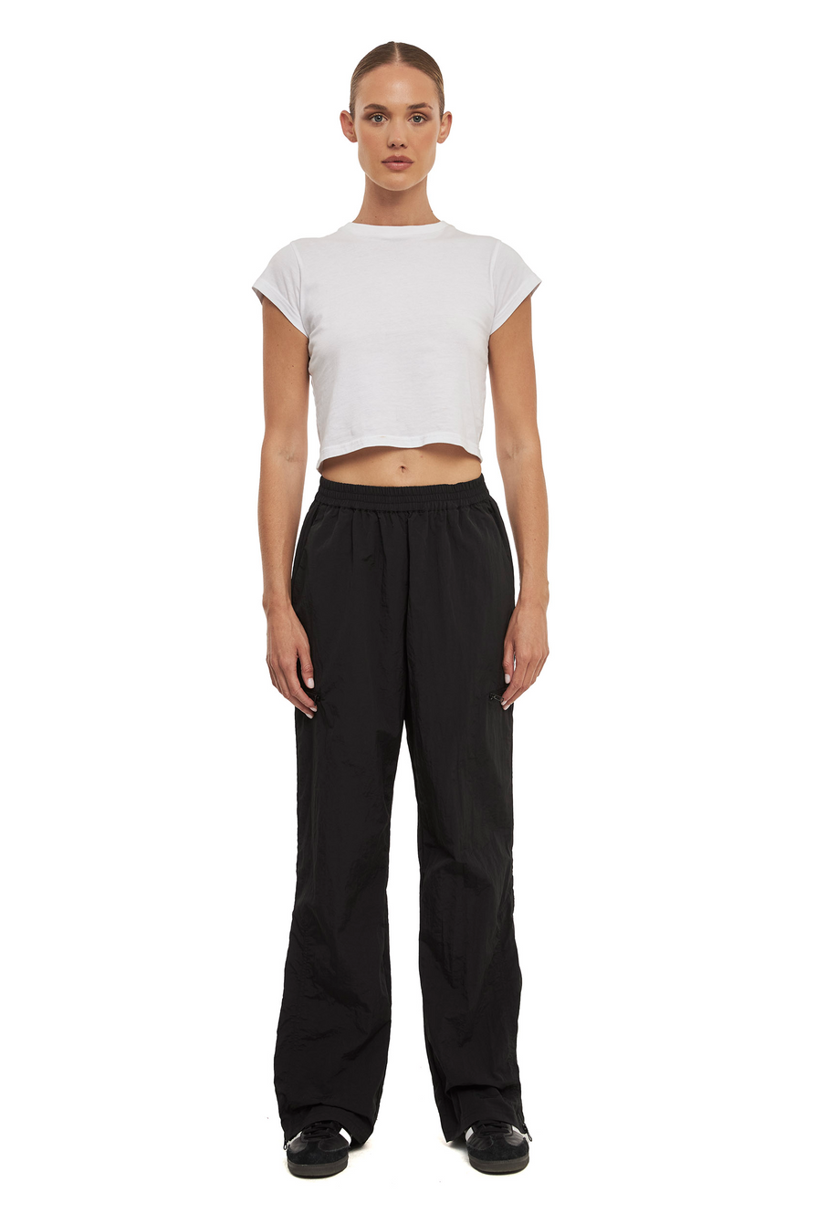 THE JACKSON BLACK PANT | model