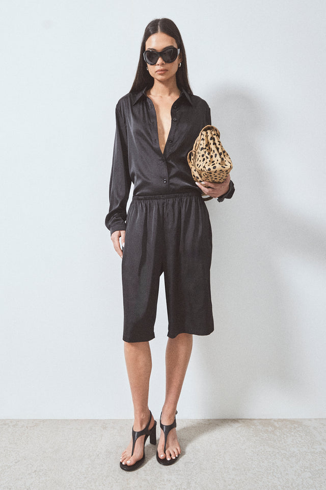 THE AMOS BLACK SHORT 
