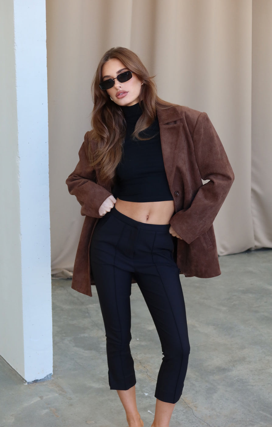 THE SHILOH BLACK CAPRI PANT | lifestyle