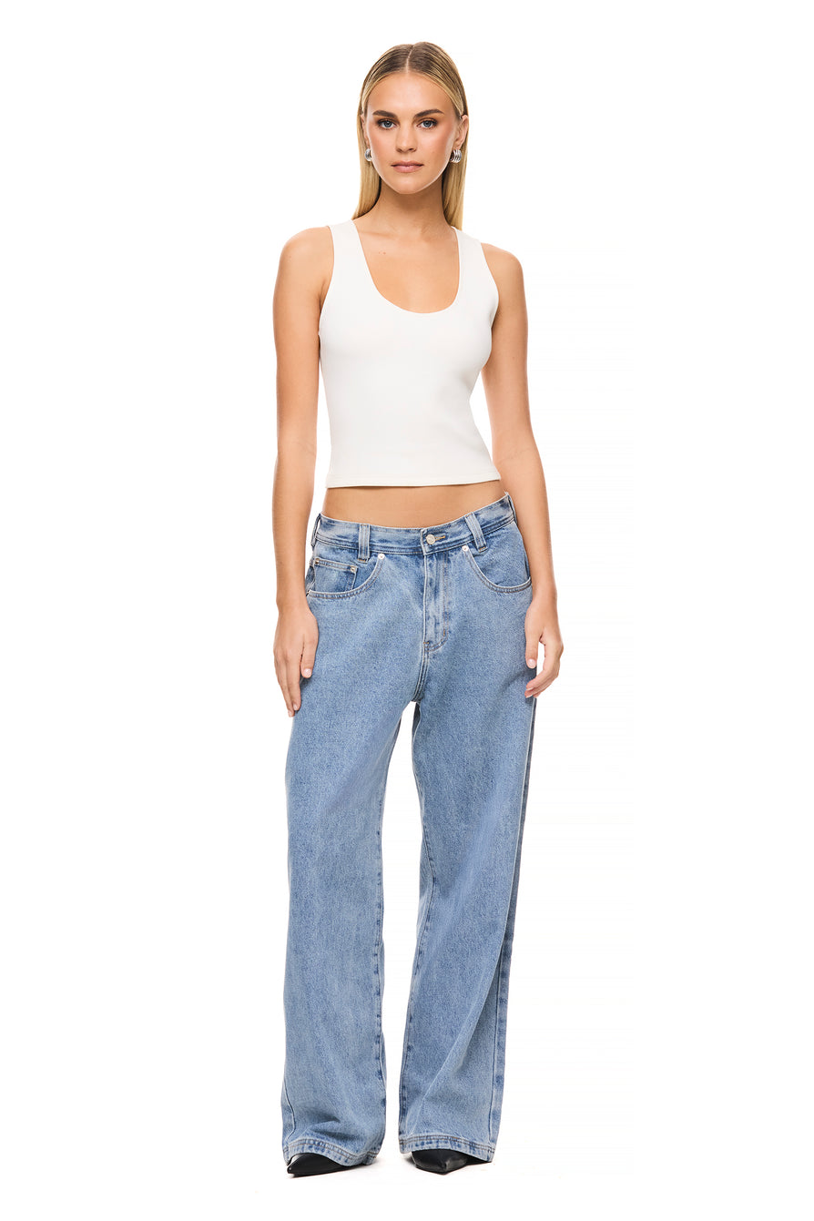 THE NINA WHITE TANK | MODEL