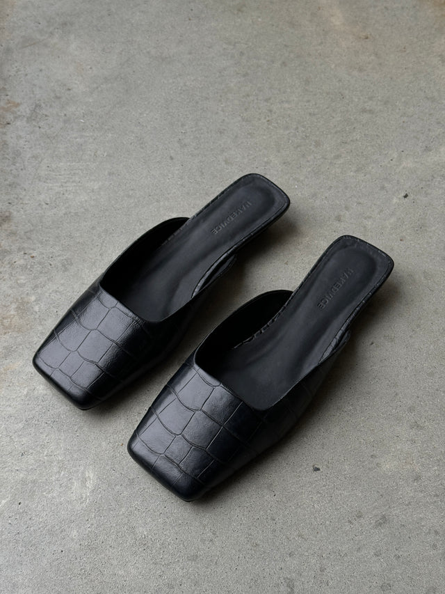 THE NOLAN BLACK CROC EMBOSSED MULE 