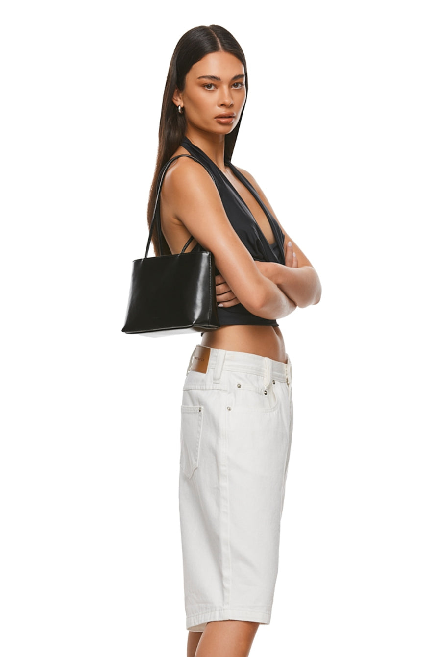 THE HILLARY BLACK BAG | model