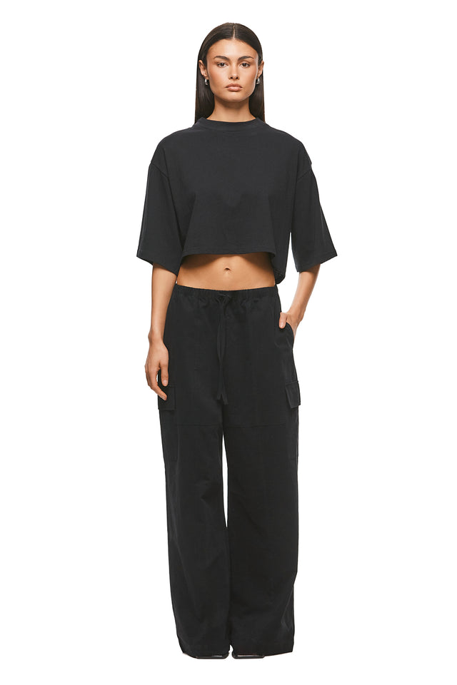 THE ALEX CROPPED BLACK TEE 