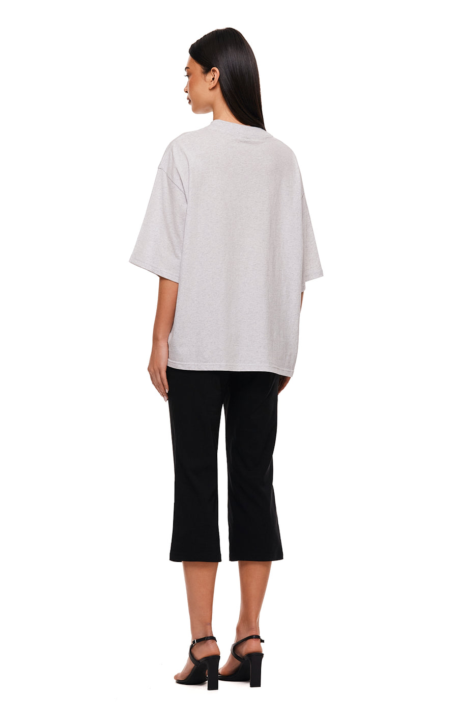 THE ALEX GREY MARLE V-NECK TEE | model