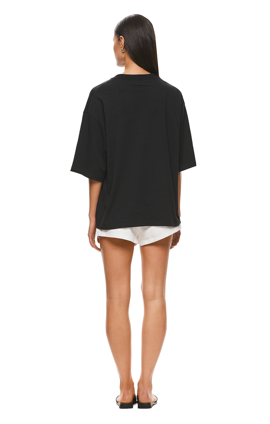 THE ALEX BLACK V-NECK TEE | MODEL