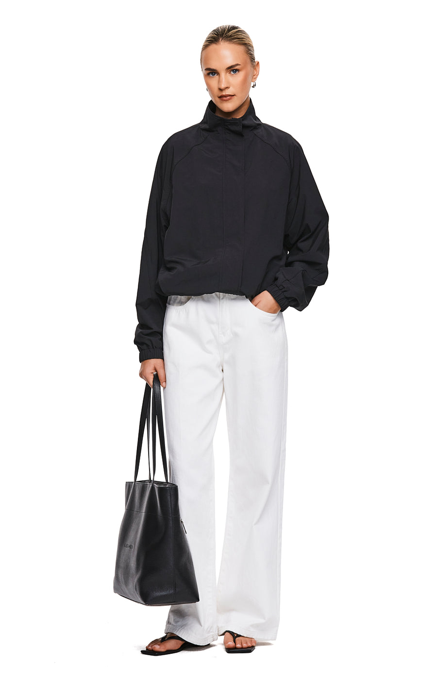 THE ASPEN BLACK JACKET | MODEL