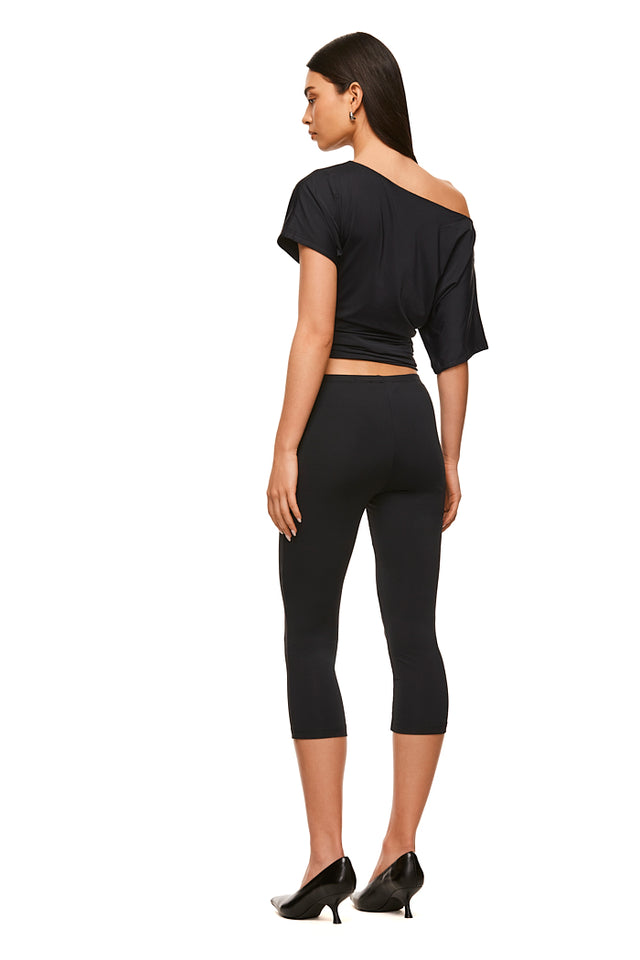 THE THEA BLACK CAPRI 