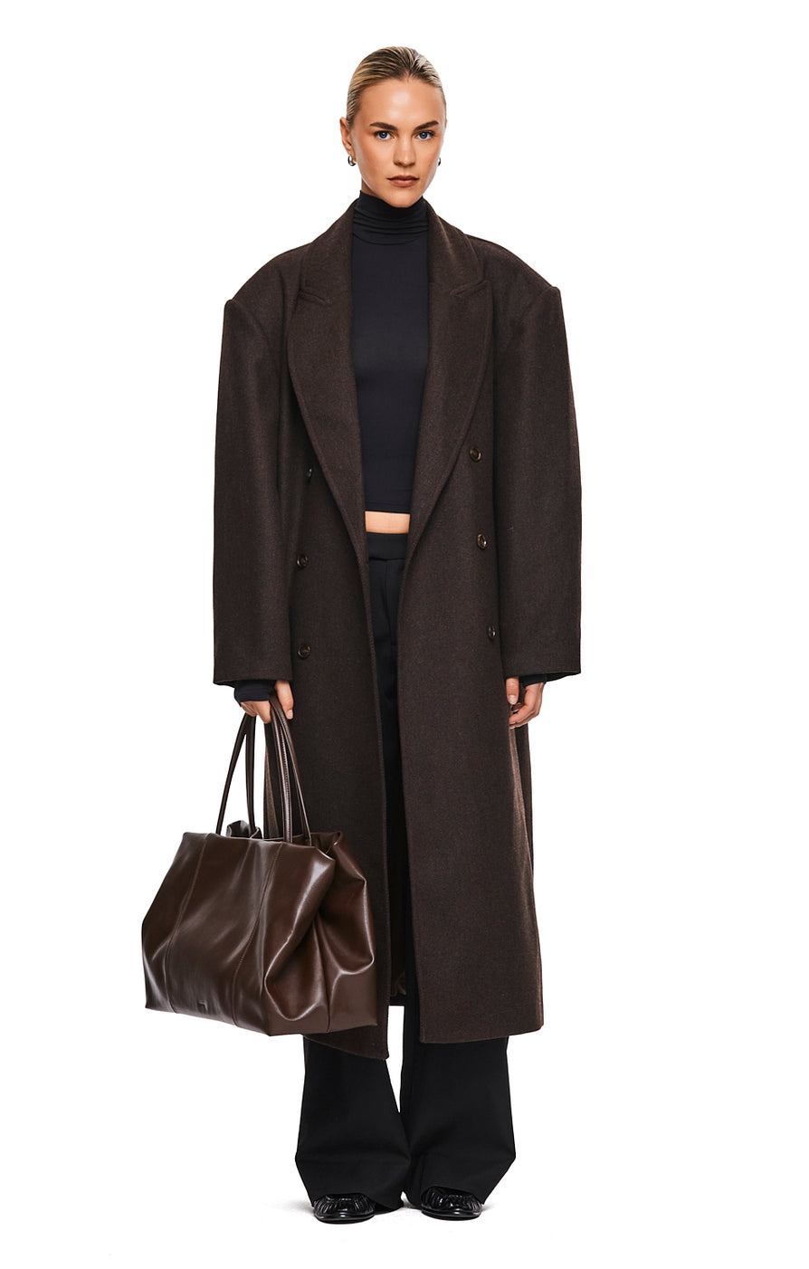 THE BOSTON BROWN COAT | MODEL