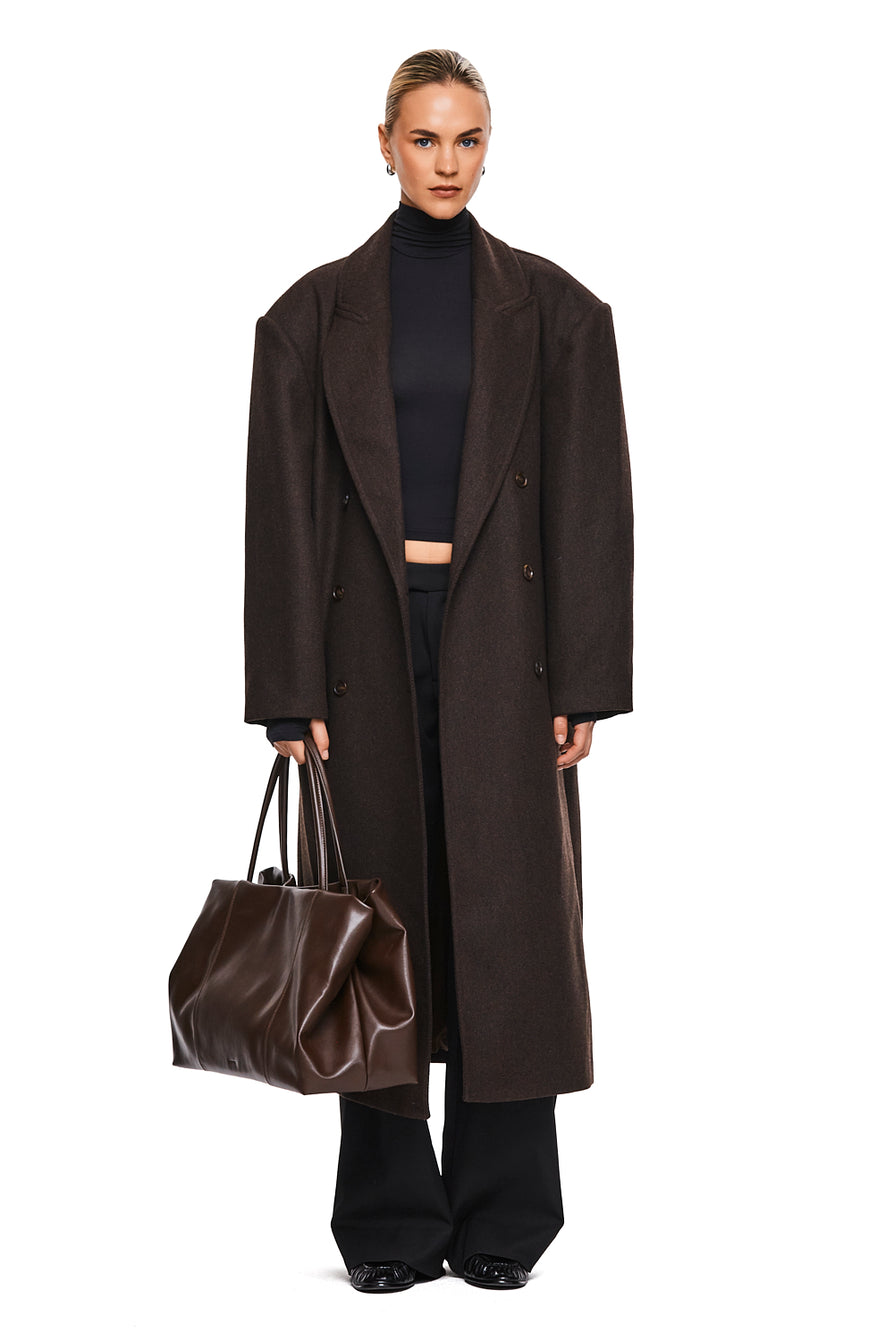 THE BOSTON BROWN COAT | MODEL