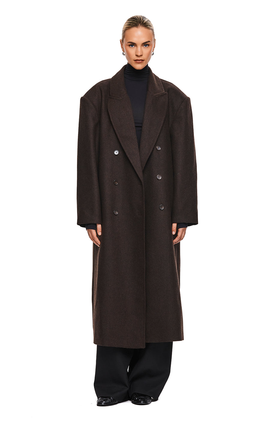 THE BOSTON BROWN COAT | MODEL