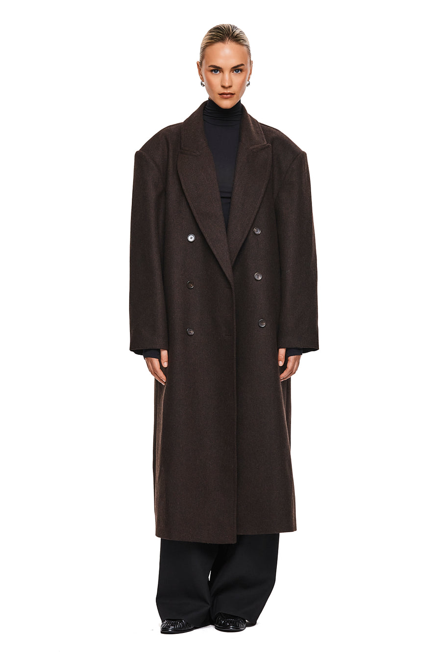 THE BOSTON BROWN COAT | MODEL