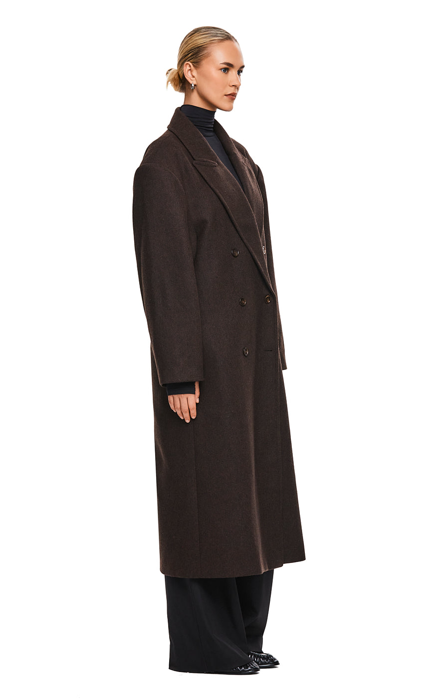 THE BOSTON BROWN COAT | MODEL