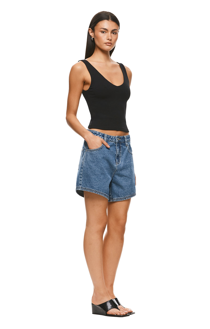 THE BRADSHAW VINTAGE BLUE SHORT | MODEL