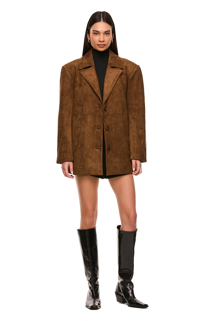 THE BROOKLYN BROWN BLAZER | model