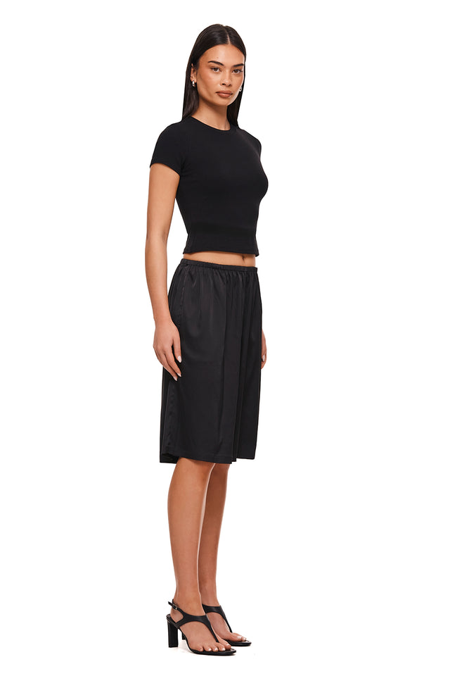 THE CARLY BLACK TEE 