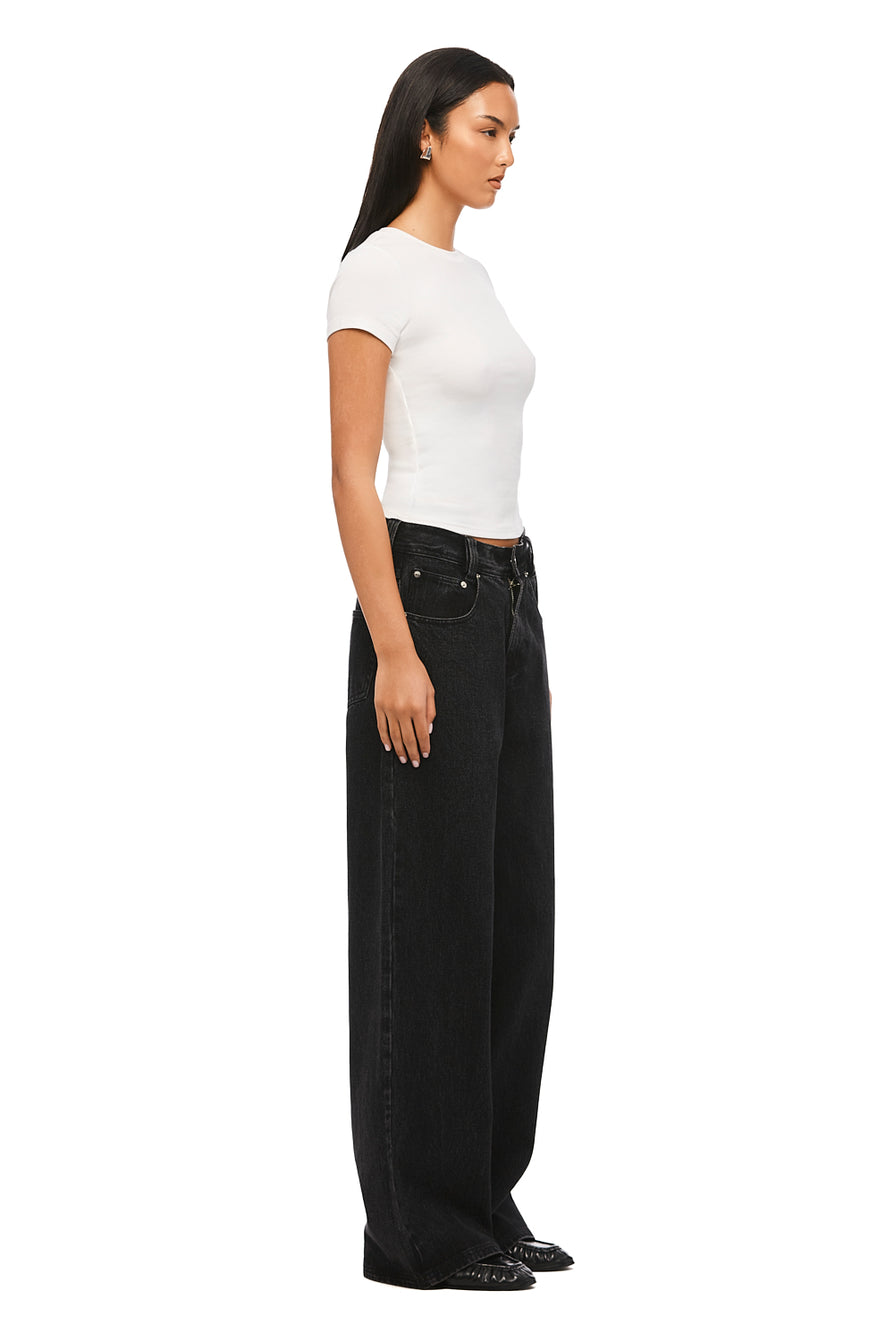 THE CARLY WHITE TEE | MODEL