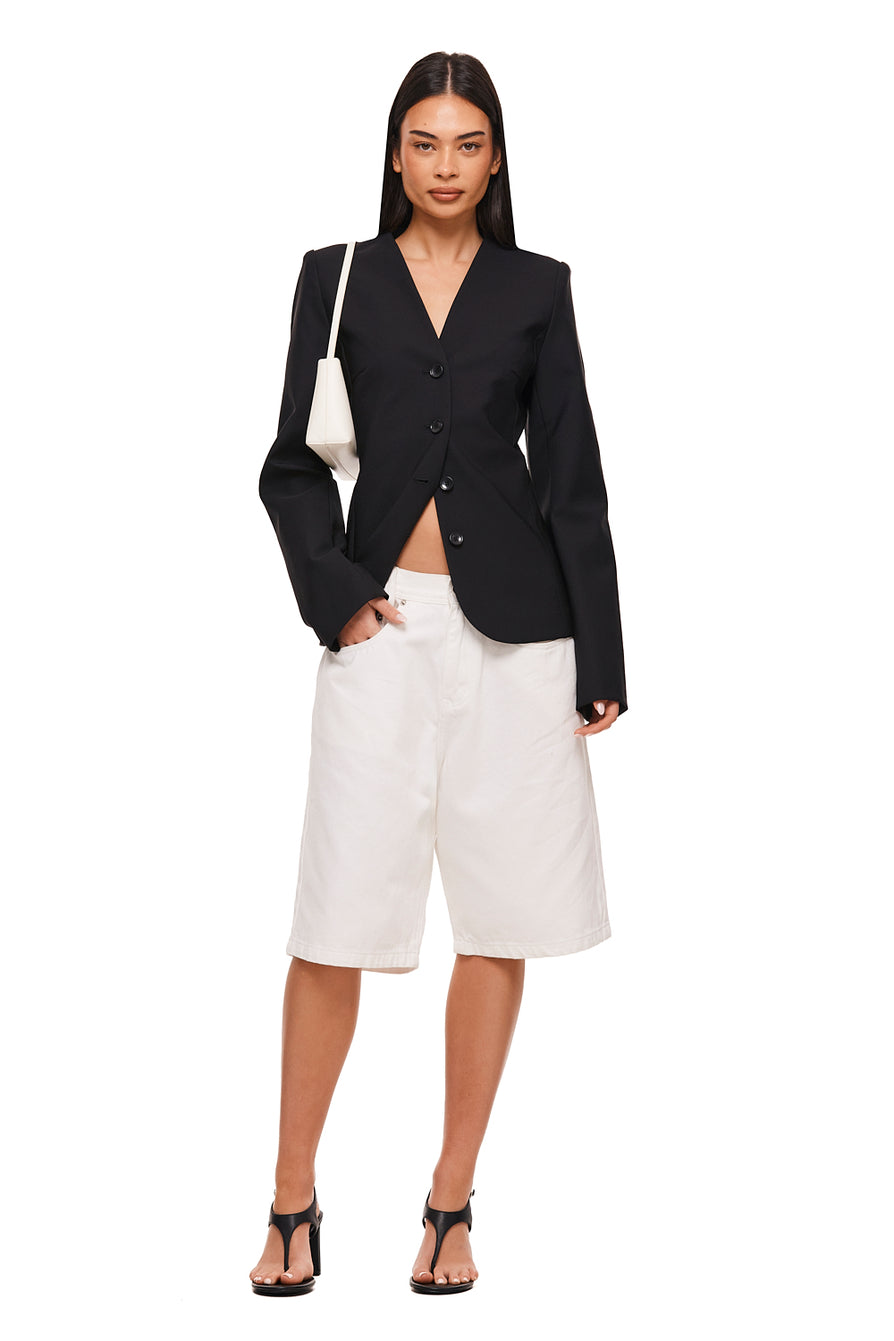 THE MAXWELL WHITE SHORT | MODEL