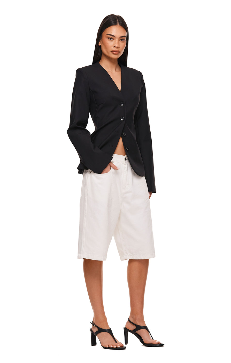 THE MAXWELL WHITE SHORT | MODEL