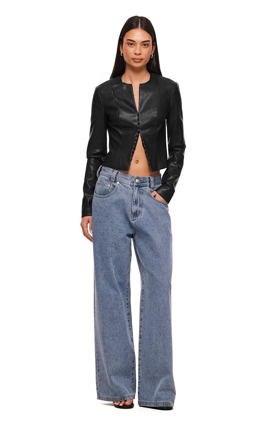 THE CONNIE BLACK JACKET | MODEL