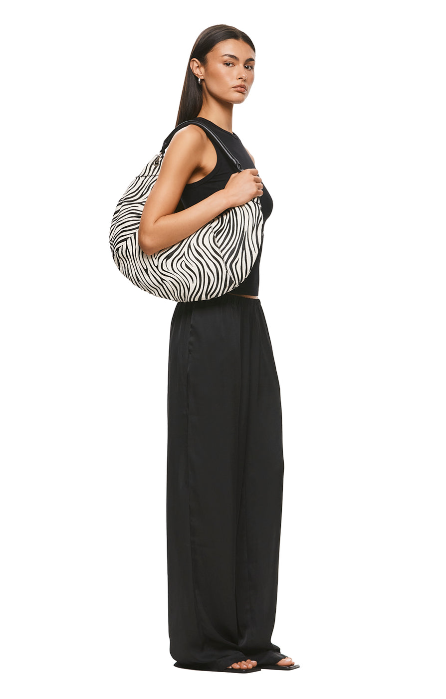 THE AMOS BLACK PANT | MODEL