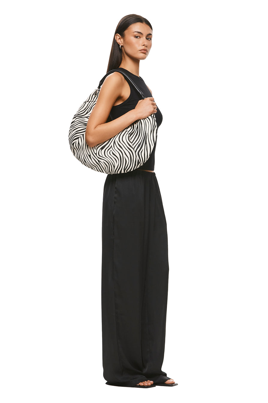 THE AMOS BLACK PANT | MODEL