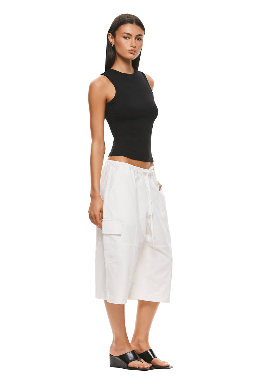 THE ZUMA WHITE SHORT | MODEL