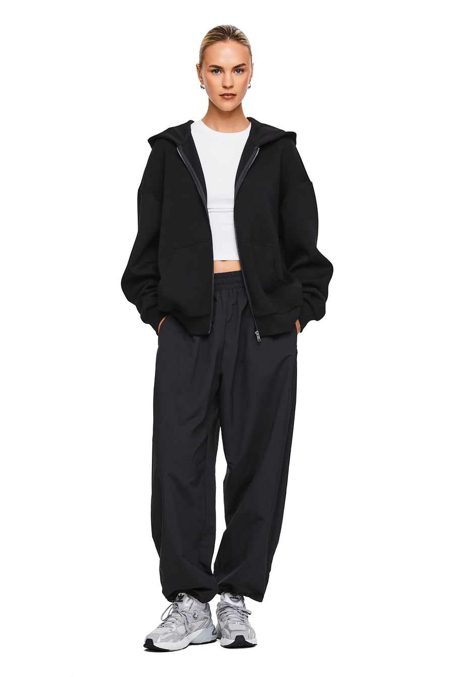 THE DARIA BLACK HOODIE | MODEL