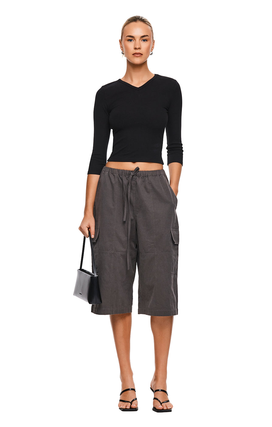 THE ZUMA GREY SHORT | MODEL