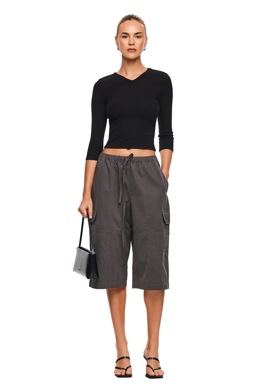 THE ZUMA GREY SHORT | MODEL