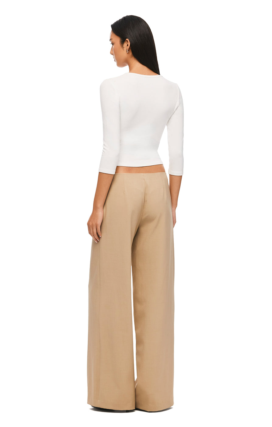 THE HARPER BLONDE PANT | MODEL