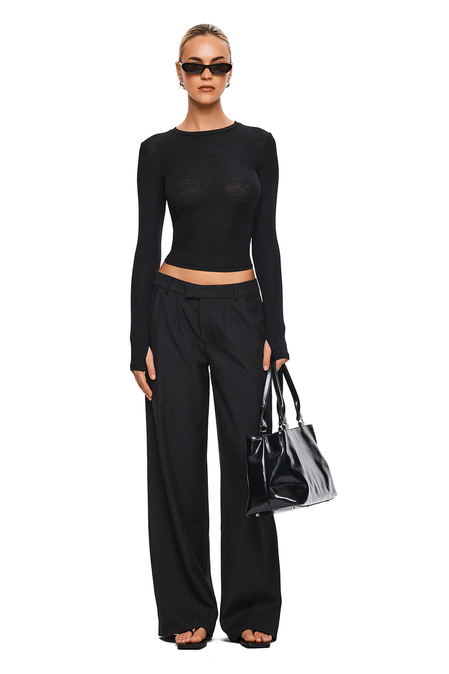 THE DOVE BLACK LONG-SLEEVE TOP | model