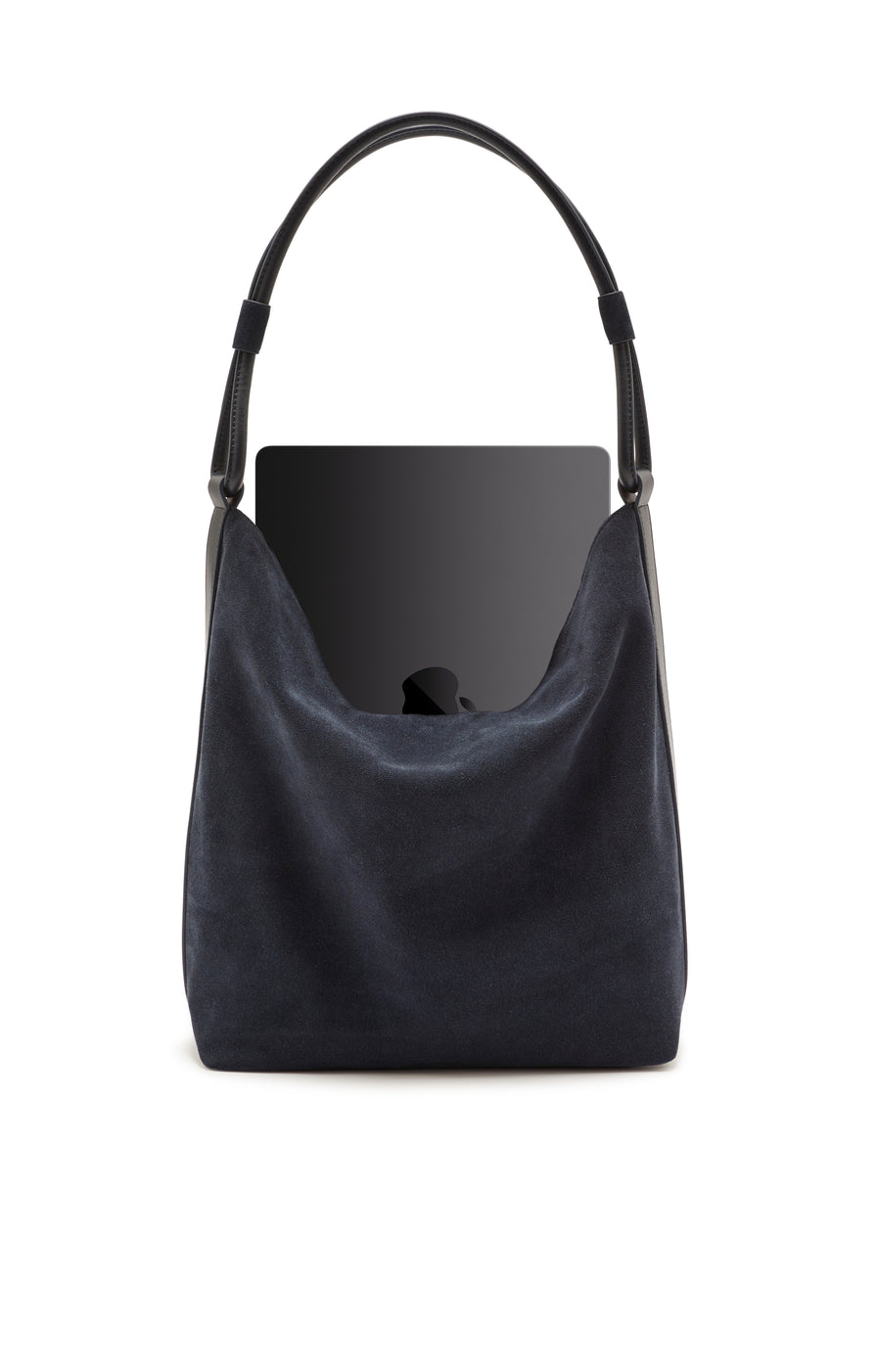 THE GELLAR NAVY BAG