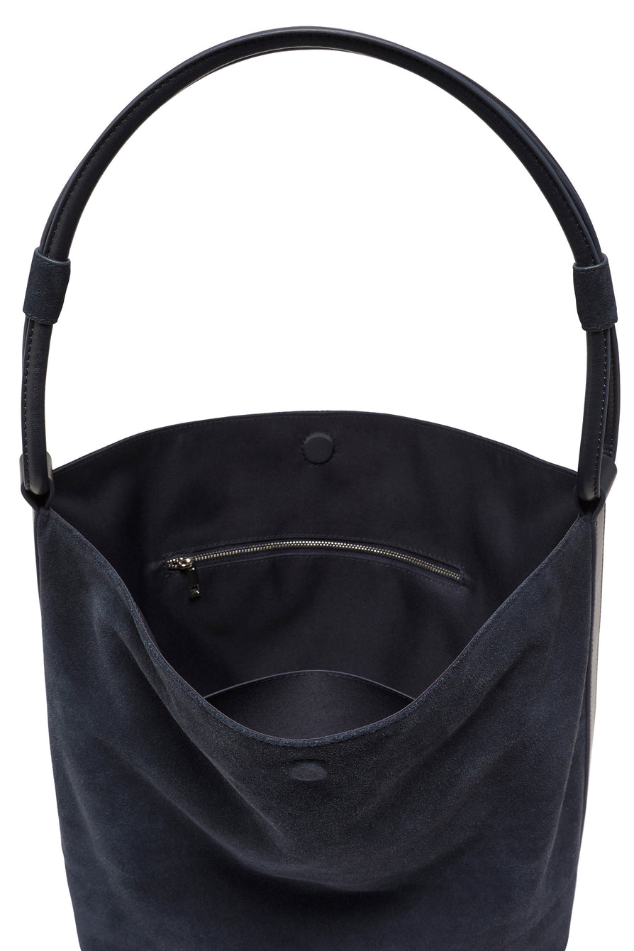 THE GELLAR NAVY BAG | GHOST