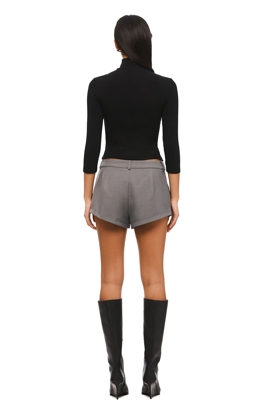 THE BECKETT SLATE SHORT | MODEL