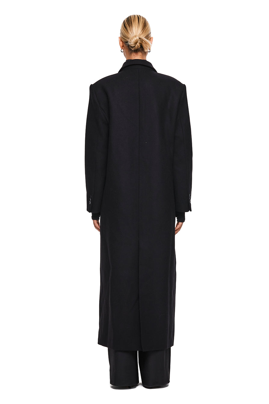 THE ISLA BLACK WOOL COAT | MODEL