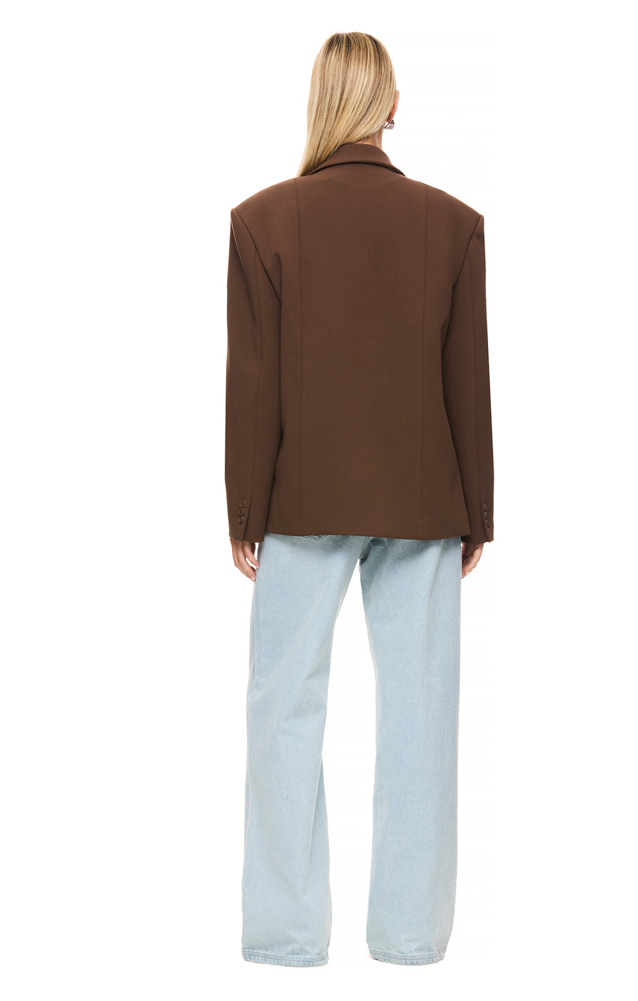 THE ISLA BROWN BLAZER | model