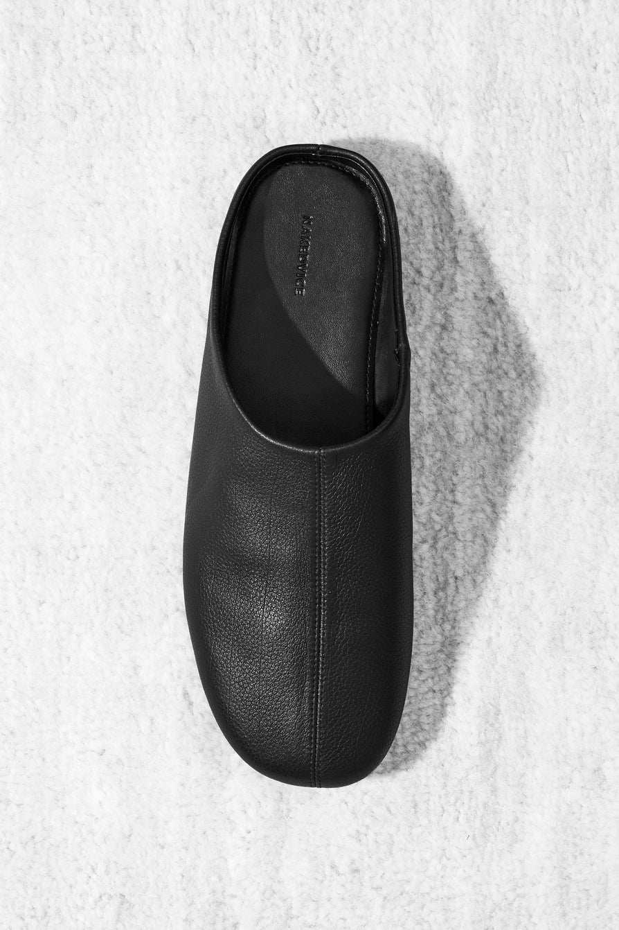 THE JOSIE BLACK FLAT | lifestyle