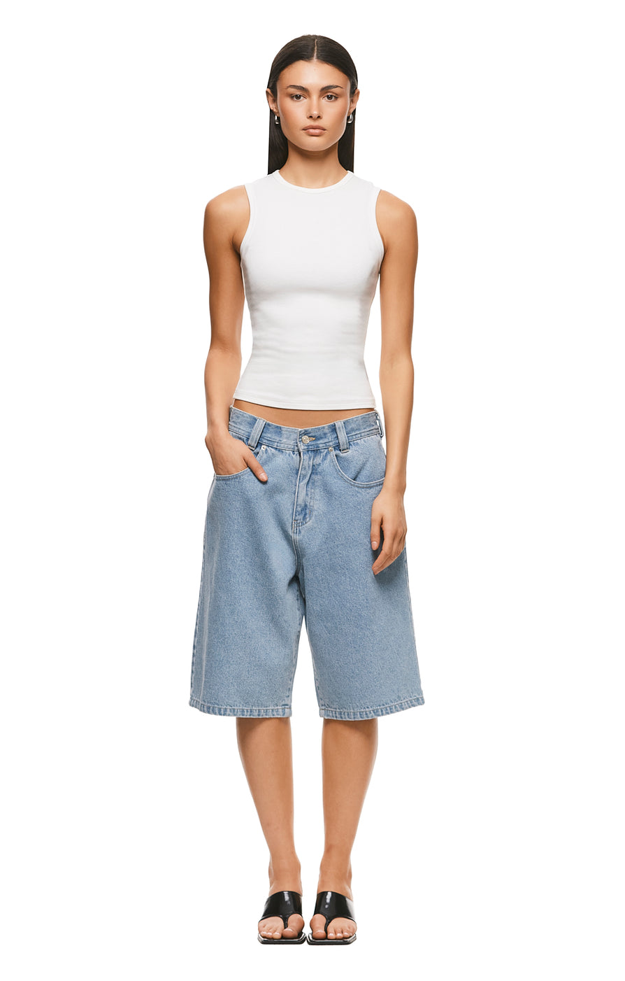 THE MAXWELL BLUE SHORT | MODEL