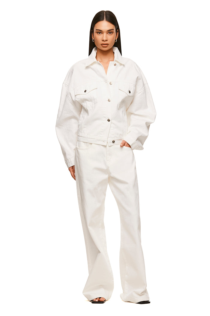 THE MAXWELL WHITE JACKET | MODEL