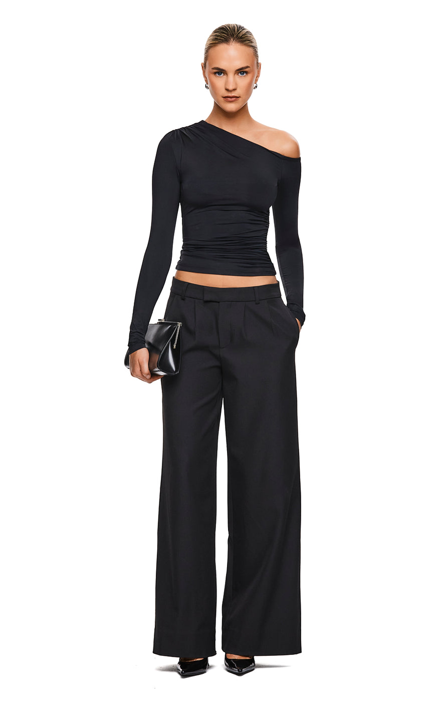 THE NADJA BLACK TOP | MODEL