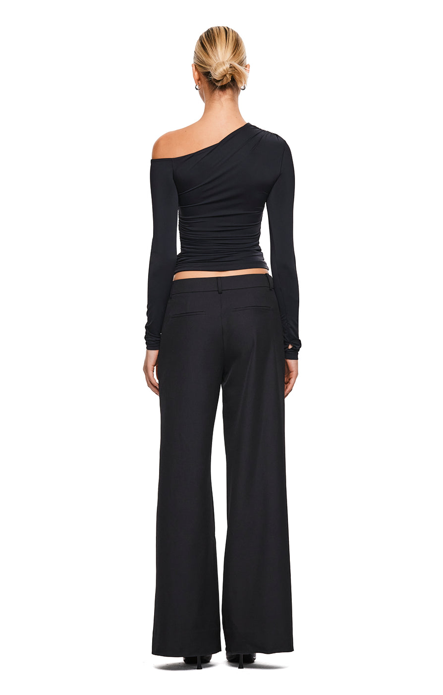 THE NADJA BLACK TOP | MODEL