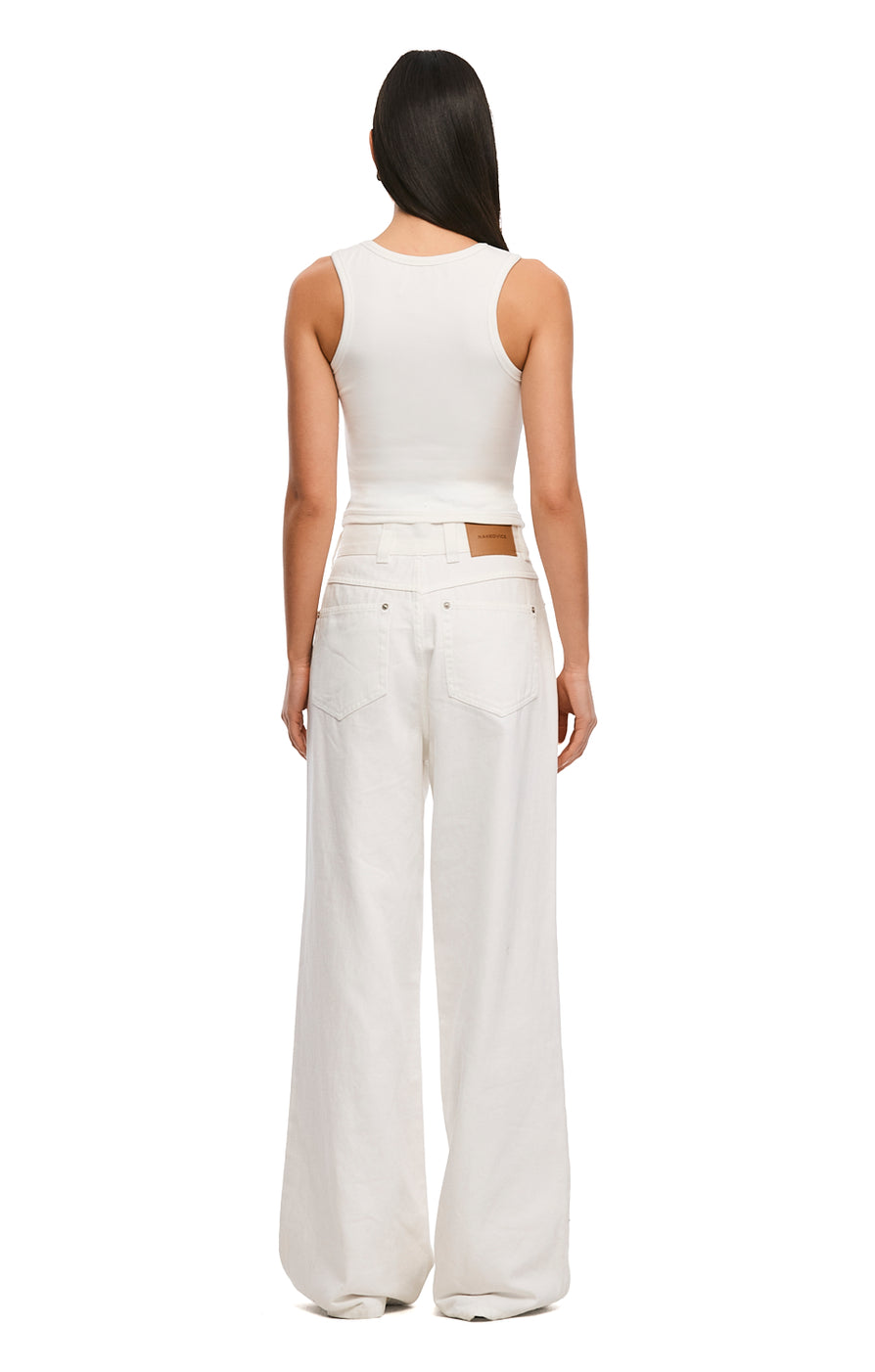 THE NOEL WHITE TANK | model