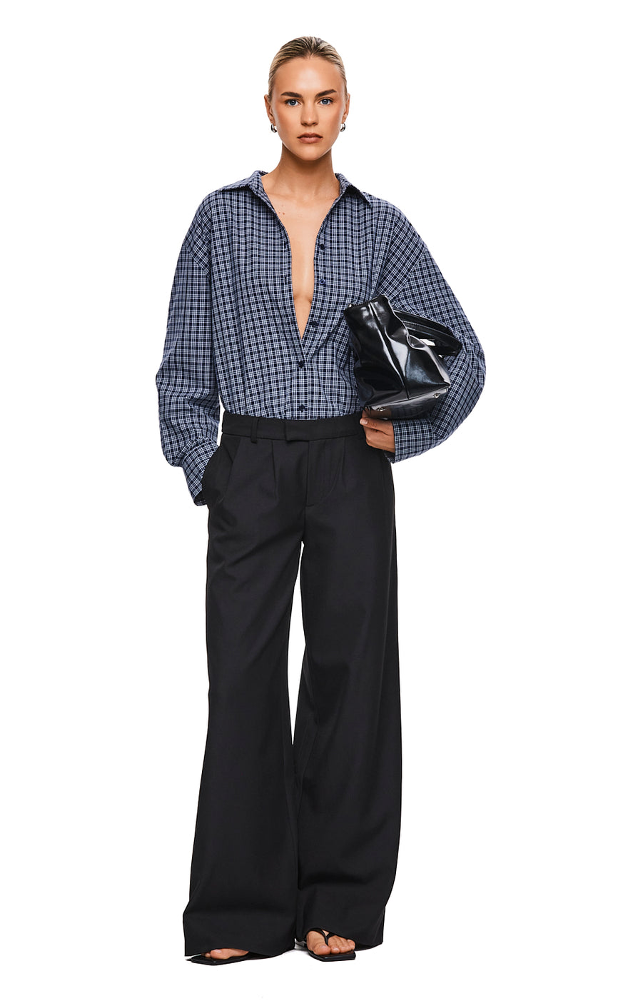 THE PAX NAVY SHIRT | MODEL