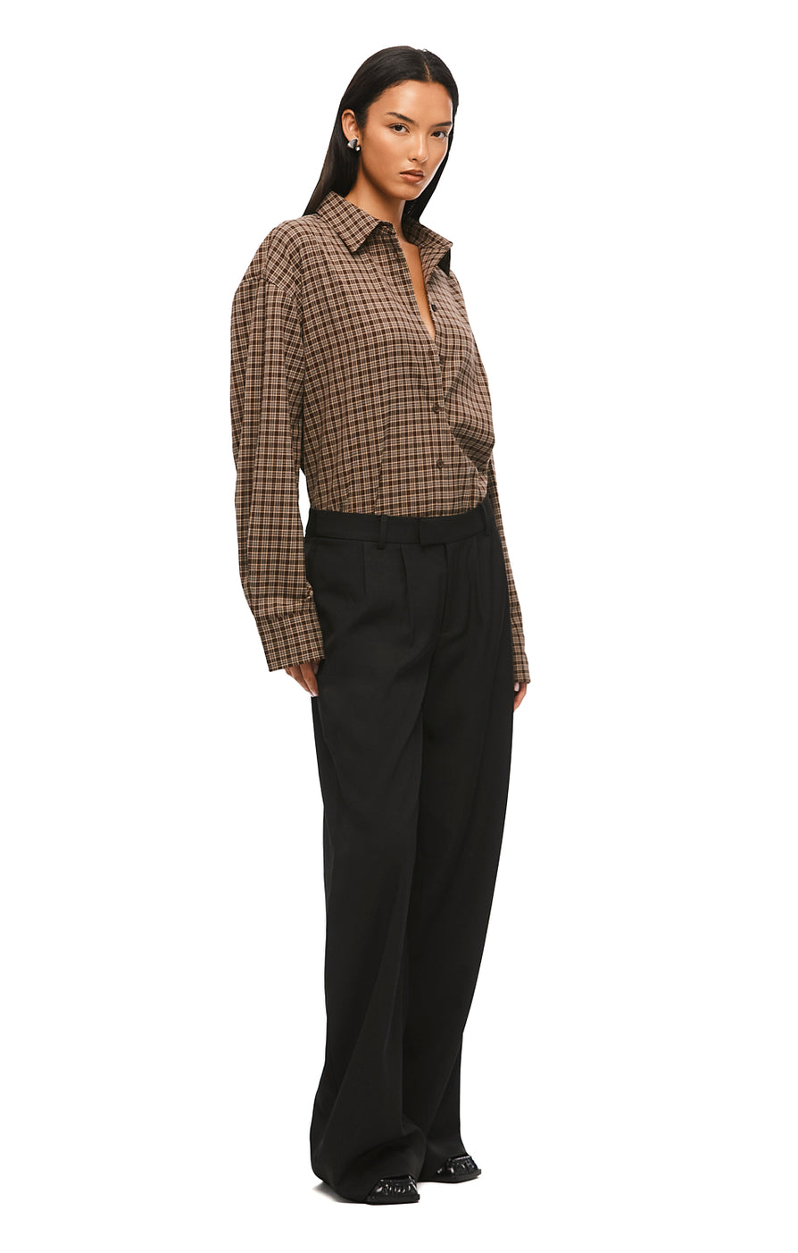 THE PAX COFFEE SHIRT | MODEL